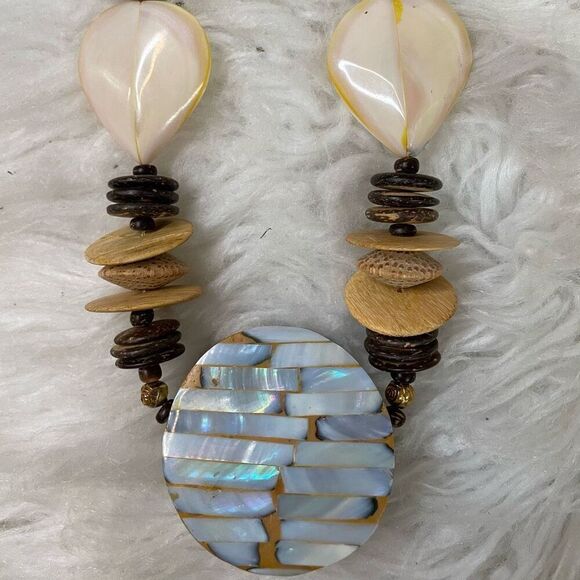 VINTAGE Abalone and Shell Chunky Statement Necklace 25” Length Total - Picture 8 of 9